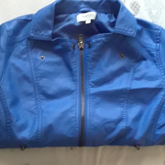 Leather jacket - Picture 2 of 4